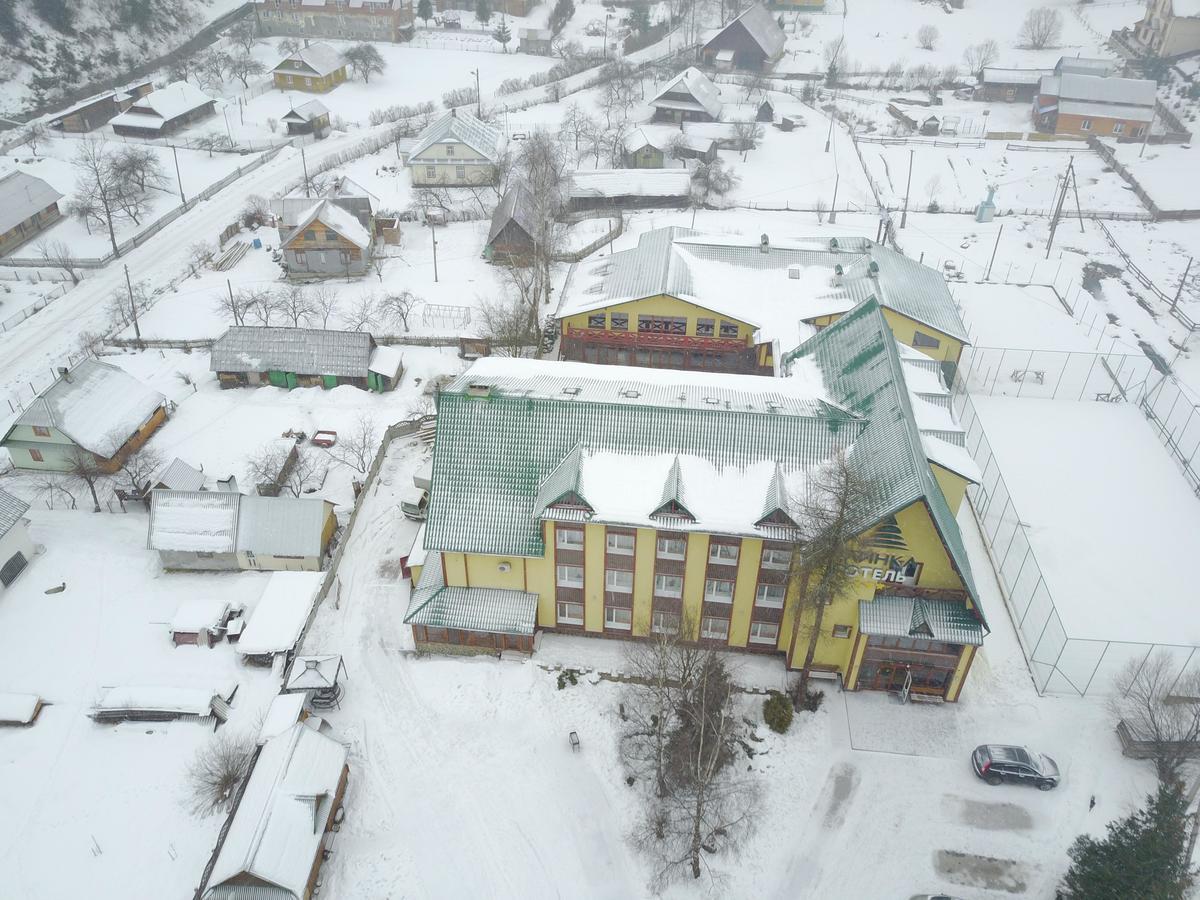 Ялинка Готель Vyshkiv Bagian luar foto